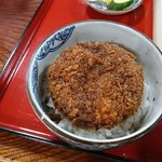 太田食堂 - ミニ丼のメンチも１つが大きい☆