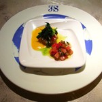 ル・ジャルダン・デ・サヴール - ハマグリと赤ピーマンのゼリーよせ　酸味を利かせた人参のソース