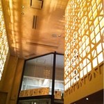 松庵 伏見店 - 開放感溢れるとっても高い天井