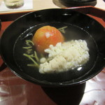 銀座うち山 - 牡丹鱧・フルーツトマト・ジュンサイのお椀