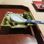 銀座うち山 - 焚き合わせ用のスプーン