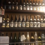 ふくべ - 壁の一升瓶。一部です