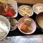 ランチ・ボックス - 日替り鳥照り定食。