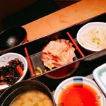 和食Dining　うお座 - ランチの小鉢３種　ひじき煮、厚揚げ煮付け、もやしナムル