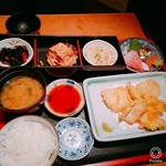 和食Dining　うお座 - ランチ　とり天とミニ刺し盛り　全景