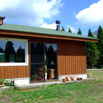 BEAR - forest cafe BEAR オーナーが設計、建築したそうです。