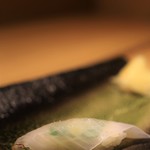 かん藤 - 活きヤリイカの耳のお寿司！