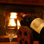 White Inn Kitashiga - 暖炉のあるダイニングで雪をながめながらディナータイム