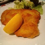 アウデ カース - ハムとチーズをはさんだ仔牛のカツレツ