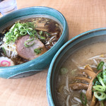 麺屋 彩未 - 左が醤油