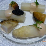 アーティショー - ホワイトアスパラガスにアワビとキャビア添え