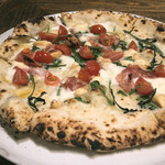 ピッツェリア ダル リッチョロ - アッフミカータ〜燻製モッツァレラ・モルタデッラ・フレッシュトマト