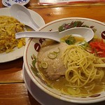 天下一品 - ●定食＋追加単品 (ﾁｬｰﾊﾝ定食 屋台味ﾗｰﾒﾝ 980円、唐揚げﾊｰﾌ３個 300円)=1,280円 2019年06月