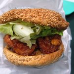 ラッキーピエロ - 料理写真:チャイニーズチキンバーガー