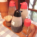 しげみ食堂 - 卓上はこんな感じ