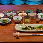 飛騨季節料理 肴 - 2019.6 山菜20種類の前菜盛り合わせ