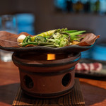 飛騨季節料理 肴 - 2019.6 山菜（コゴミ、行者ニンニク、ネマガリタケ）朴葉味噌（フキ味噌ベース）焼き