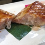 京粕漬 魚久  - インドマグロ酒粕白味噌漬断面