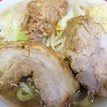 ラーメン二郎 - 豚