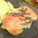 焼肉世界チャンピオン - 牛タン塩昆布乗せ