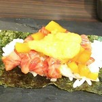 焼肉世界チャンピオン - 特選和牛トロたく雲丹乗せ