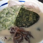 Hakata Ramen Hiro - 海苔がなければ、かなり本場的な博多ラーメン。