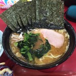 ラーメン 杉田家 - 深夜のご褒美とはよく言ったものだ。