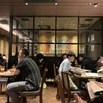サンマルクカフェ - 2019/06 まずは、コーヒーを飲みたいということで、なんか席が取れそうなんで、ここサンマルクカフェ 渋谷道玄坂店へ。 まあ、混んでるけど、席をすぐ取れたのだ。まあ、空いているというか、回転が早いのか
