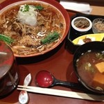 珠玉の煮込みハンバーグ！