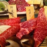 焼肉くにもと - 特選ヒレ、肩ロース