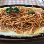 レストラン アベ - ナポリタン。鉄板焼き風¥600！