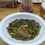 伊勢屋酒店 - ニンニクの茎とお肉の炒めたん。