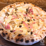 ピッツァメッセ - きのことベーコンのカマンベールピッツァ