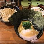 ラーメン 末廣家 - ラーメン多め・硬め、海苔増し+竹の子もやし+ライス