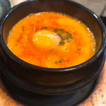 韓美食 オンギージョンギー - スープを変更して、海鮮スンドュブ。
            生卵は後入れで。