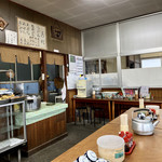 谷本うどん - 店内。