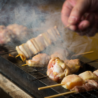 希少部位まで存分に味わう。焼とり水炊きコースがおすすめ
