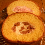 パレ・ド・デリス - ロールケーキ（チョコクリーム＆いちごのクリーム）