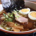 八起 - 正油ラーメン、アップ