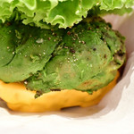 ハラカラ。 - 平日限定セット アボガドチェダーチーズバーガー@税込1,566円：アボガドに、塩＆黒胡椒。