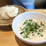 茶ぶ釜 - ビシソワーズとカレーつけ麺1,000円。