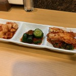 万宝家 - キムチ盛り合わせ（￥650）