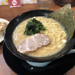 横浜家系ラーメン 鶴乃家 - 醤油ラーメン