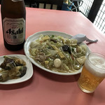 金蘭 - 八宝菜に瓶ビール(^^)
            瓶ビールにはおつまみとして
            なすびが付いてきました(^^)