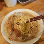 麺屋 極鶏 - 麺のリフトアップ