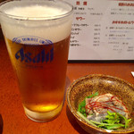 Sendai Asaichi Daikoku - 生ビール550円と付出しのイワシのマリネ350円