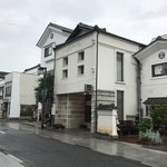 ヘルシーペンギンカフェ - 中町通り。