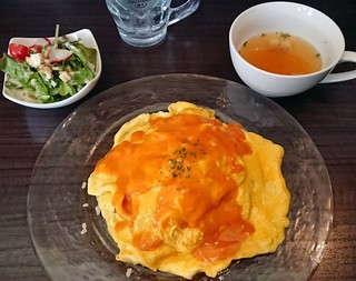 お肉と私の酒場 ハセガワ - ビスクソースオムライス700円込