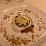 エトゥルスキ - ピスタチオのアイスケーキ