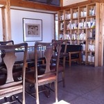 ラ・セル - 本がたくさん有ります。